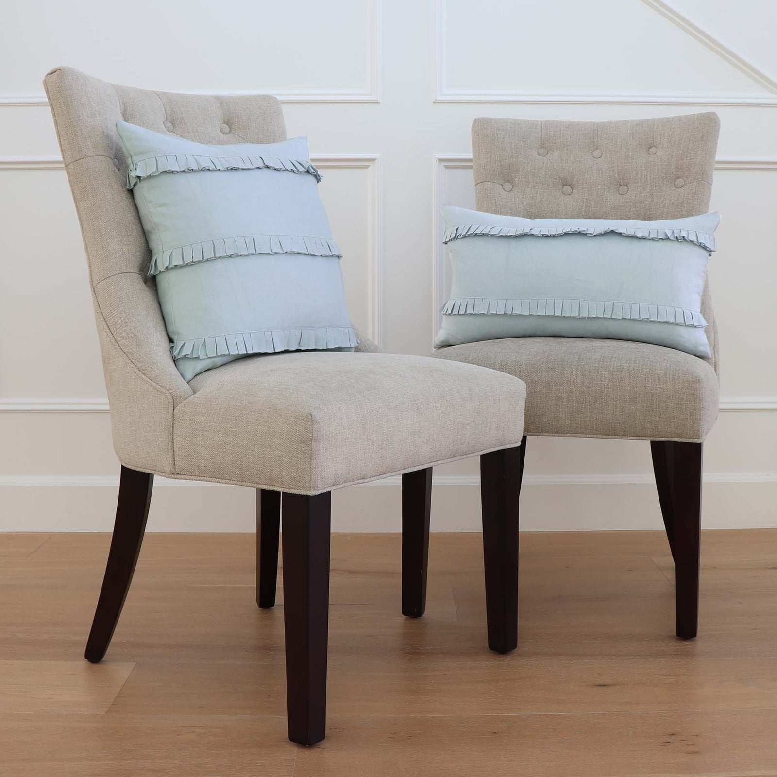 New Arrivals Chloe and Olive Designer Luxury Throw Pillow Covers