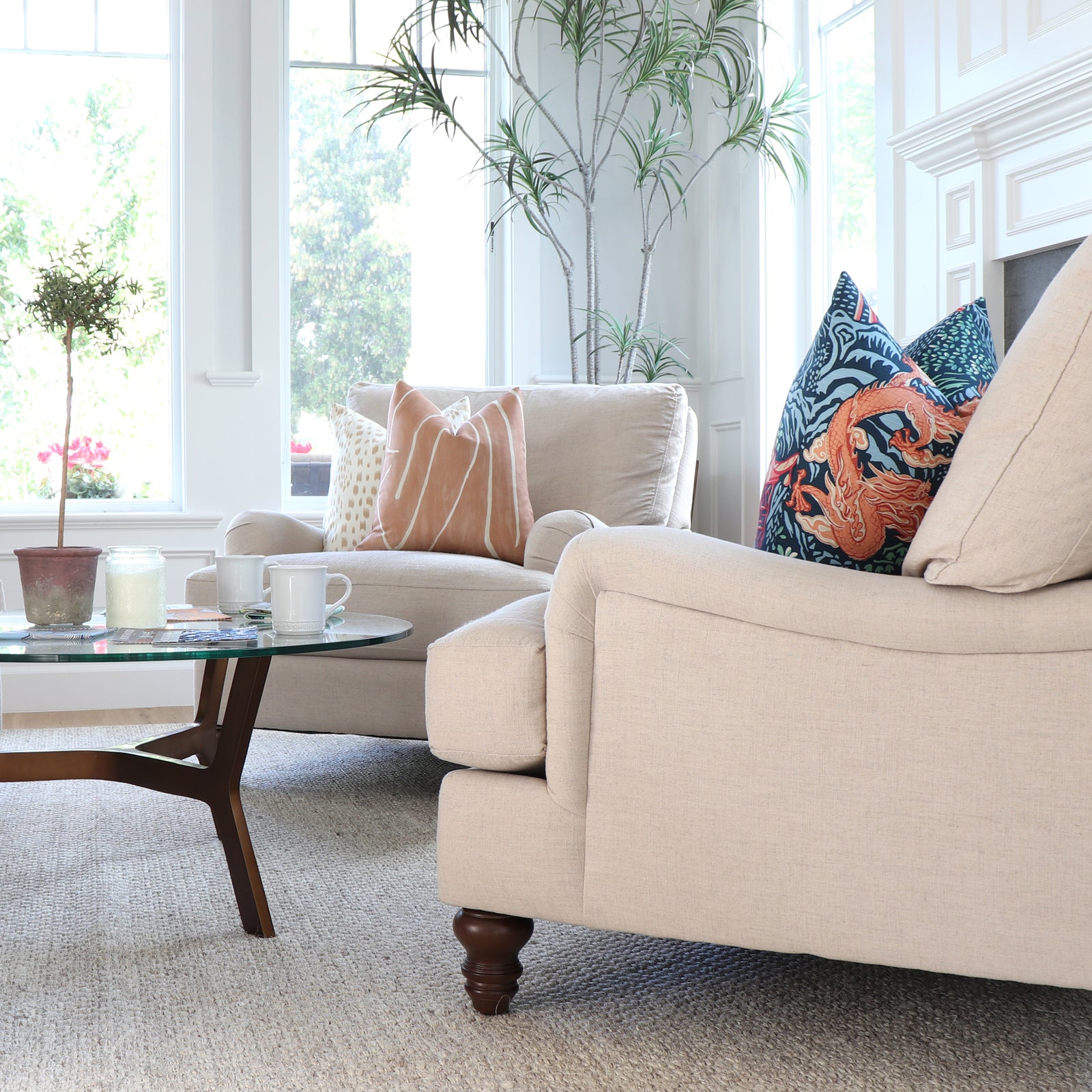 Kelly Wrestler Graffito Salmon Throw Pillow Cover in Home Living Room