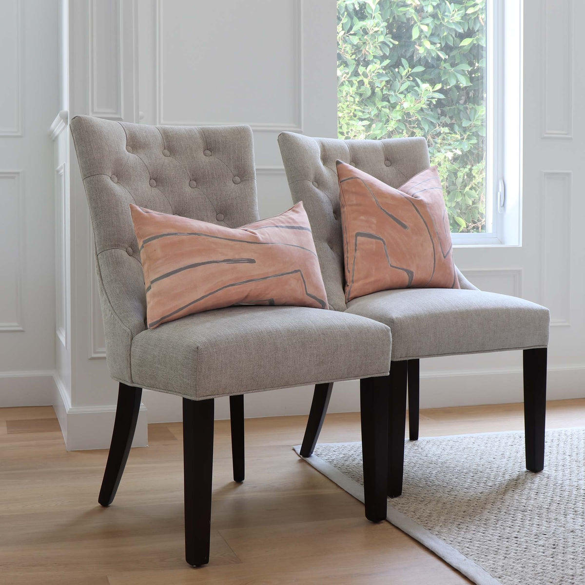 New Arrivals Chloe and Olive Designer Luxury Throw Pillow Covers