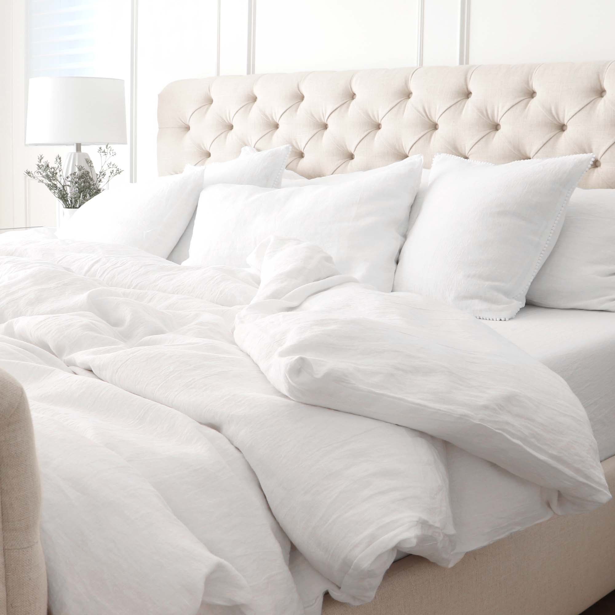 https://www.chloeandolive.com/cdn/shop/products/European_White_Linen_OEKO-TEX_Bedding_with_Pillow_Case_Covers_with_Duvet_5000x.jpg?v=1606881796