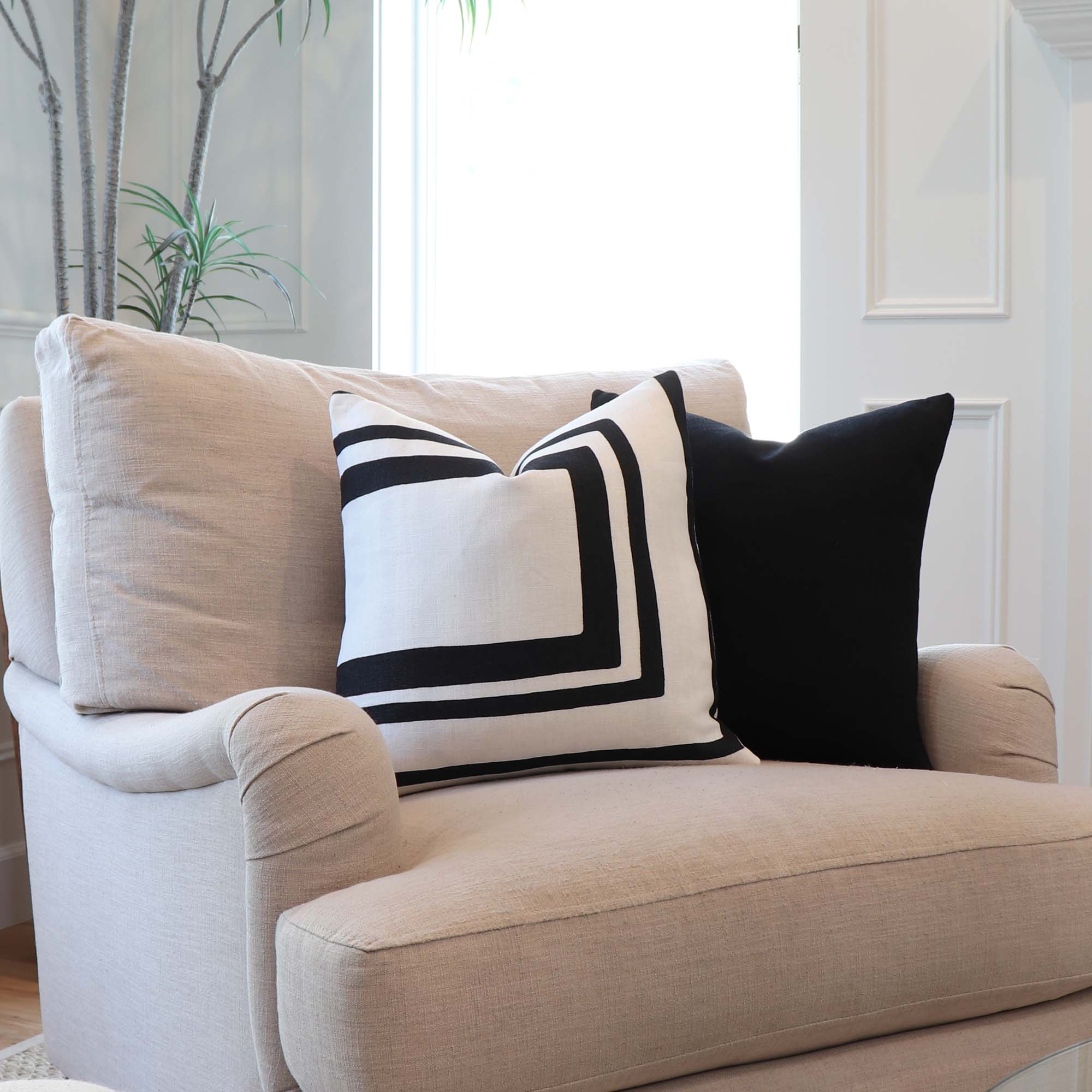 Modern Pillows for Couch, Contemporary Black and White Throw