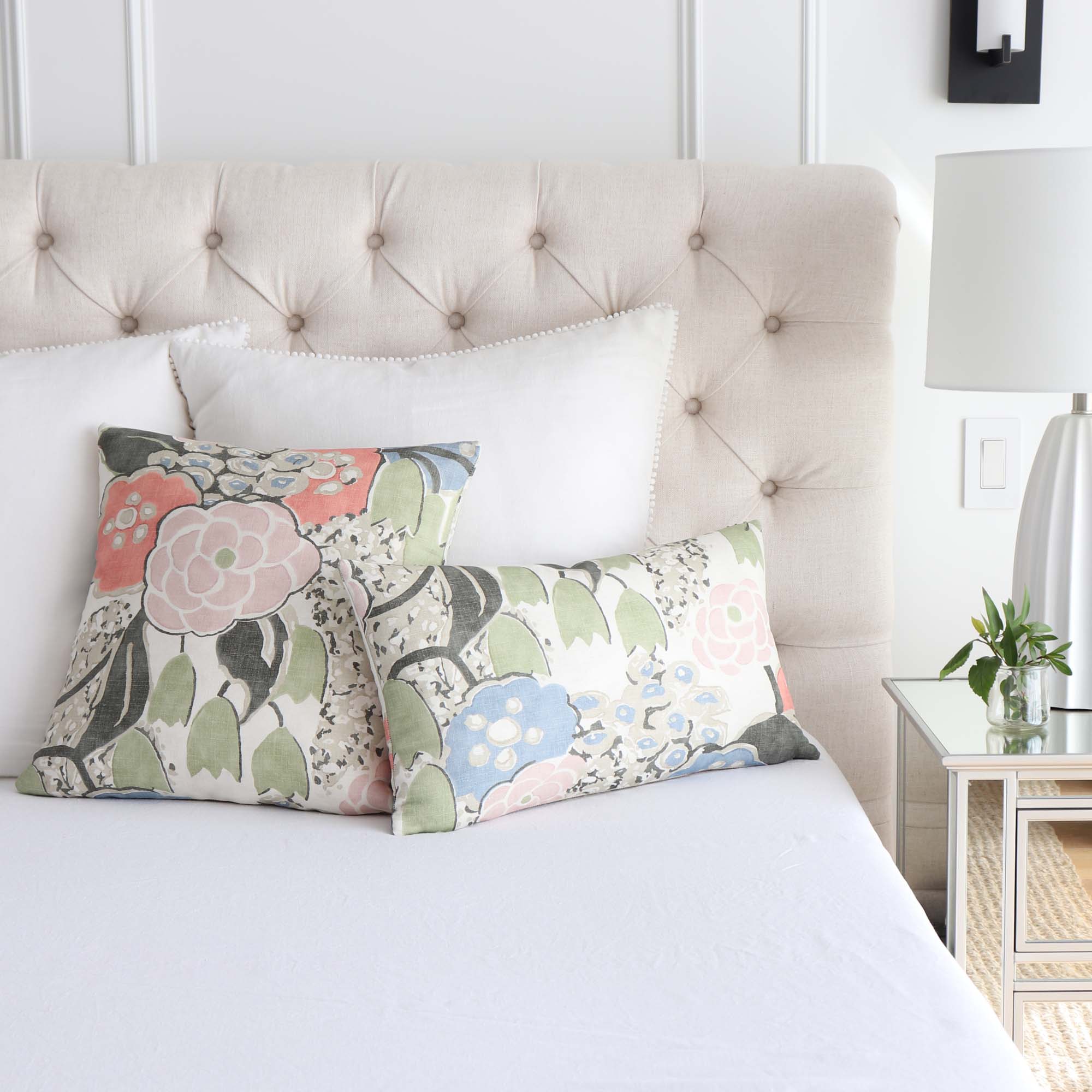 White bed linen with green cushions & bedhead  Green bedding bedroom, Bedroom  cushions, White linen bedding